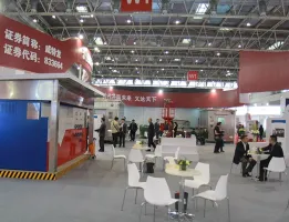 机器人无人机，还有这些高科技装备，这不是科幻片，这是消防展！