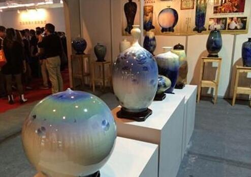 展会精彩早知道之直播销售 让精美陶瓷触手可得!