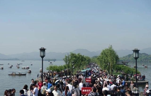 五一旅游大数据：亲子游、出境自由行人气旺