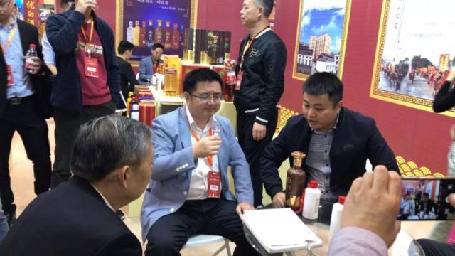 美酒美食飘香会展中心，郑州国际糖酒会好热闹