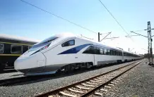 新疆铁路添“动”力 优质服务展精神