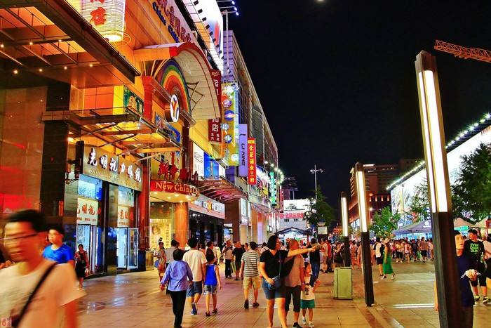 夜间经济靠什么吸引人出来?